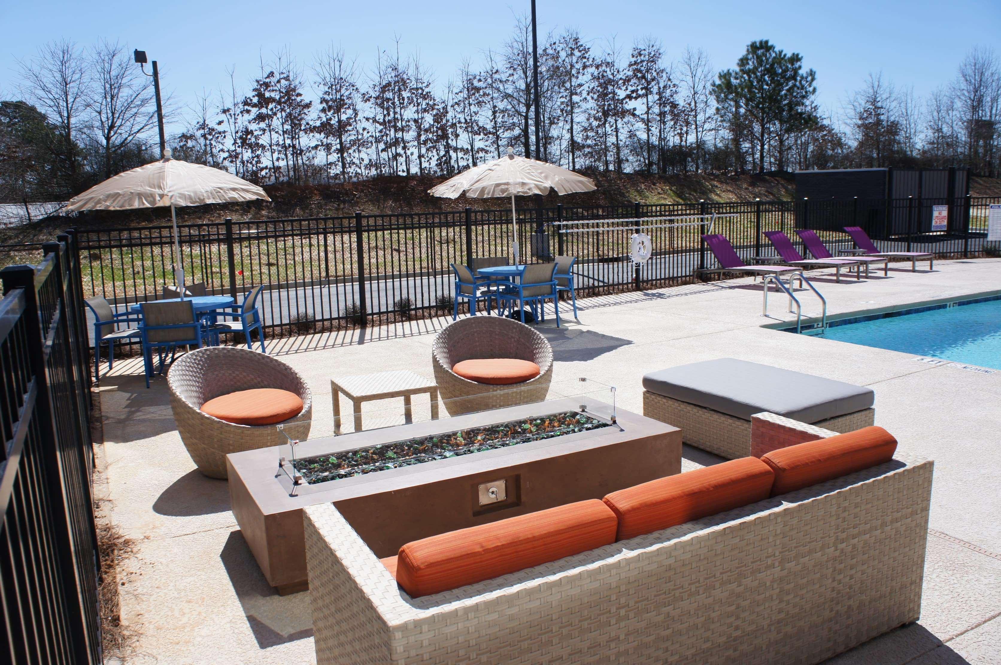 La Quinta Inn & Suites By Wyndham Braselton Dış mekan fotoğraf